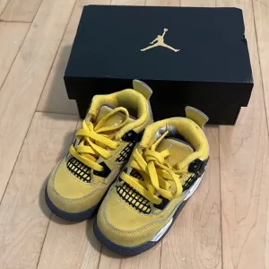 Jordan Air Retro 4 kids shoes