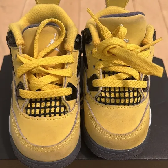 Jordan Air Retro 4 kids shoes