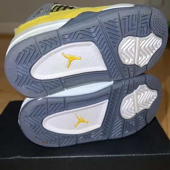 Jordan Air Retro 4 kids shoes