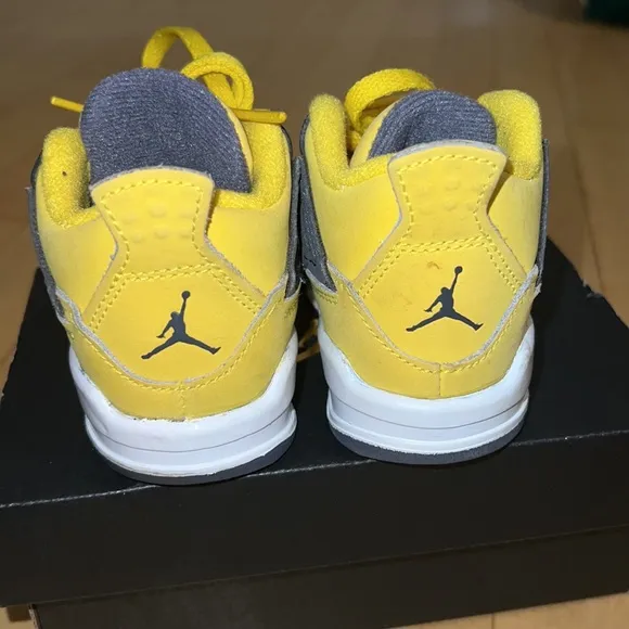 Jordan Air Retro 4 kids shoes
