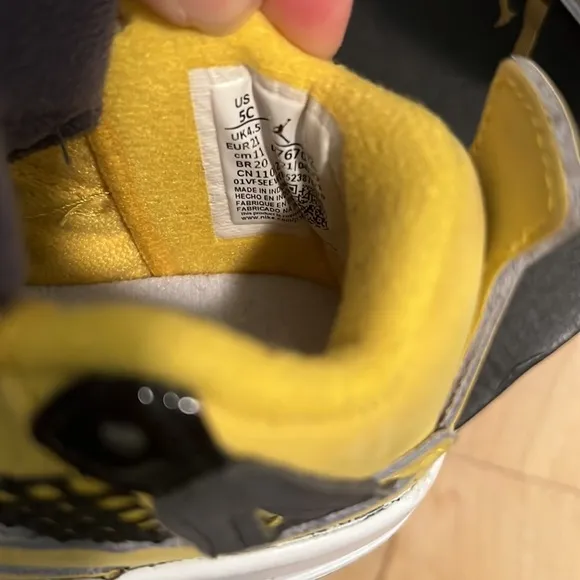 Jordan Air Retro 4 kids shoes