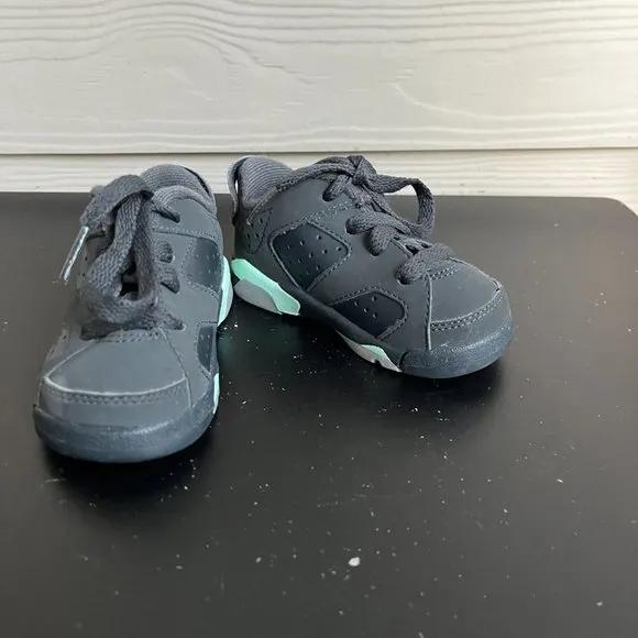 Jordan Nike Toddler Retro 6 Low Mint Foam Shoes Sneakers Sz 5C Style 768885-015