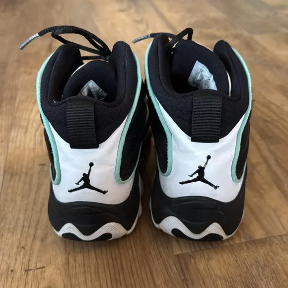 Jordan Pro Strong Black Tropical Twist Shoes GS Size 5Y