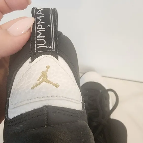 JORDANS,BOYS, SIZE 1, jumpan black and white hi-tops sneakers.