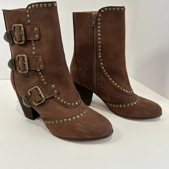 JUDD Suede leather boots with brass studs 9 1/2.