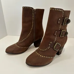 JUDD Suede leather boots with brass studs 9 1/2.