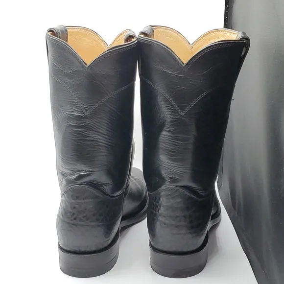 Justin 3187 roper boot with bullhide foot and a roper toe toe size 8.5 D