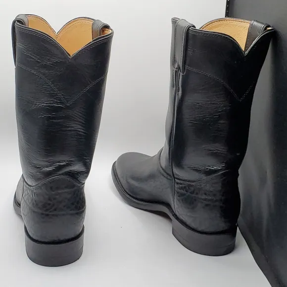 Justin 3187 roper boot with bullhide foot and a roper toe toe size 8.5 D