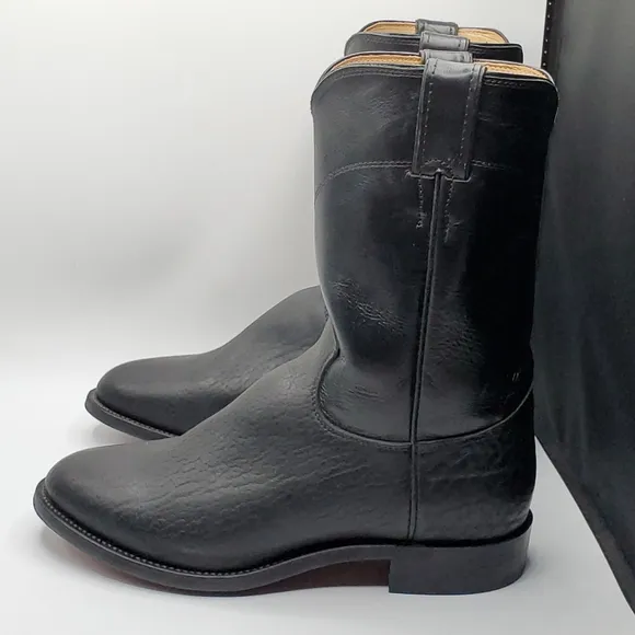 Justin 3187 roper boot with bullhide foot and a roper toe toe size 8.5 D