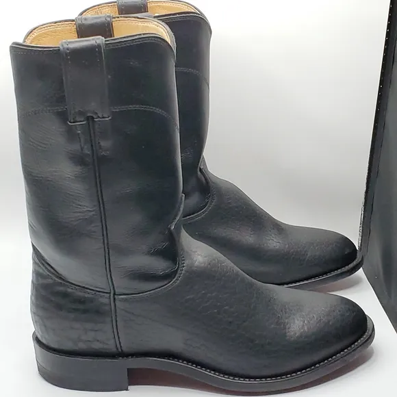 Justin 3187 roper boot with bullhide foot and a roper toe toe size 8.5 D