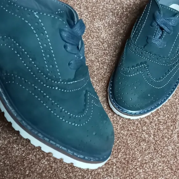 Kenneth Cole Wing Tip Brogue Nubuck Blue T-Suede Shoe  👞