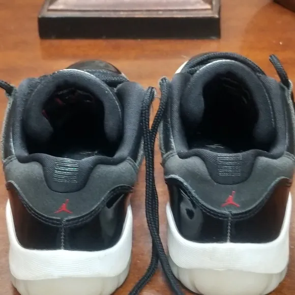 KID'S AIR JORDAN 11 RETRO LOW BASKETBALL SHOES SZ.2Y #505836-001