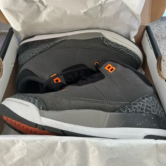 Kids Jordan 3 Retro shoes. Size: 3Y Hardly worn!!! With Original box.