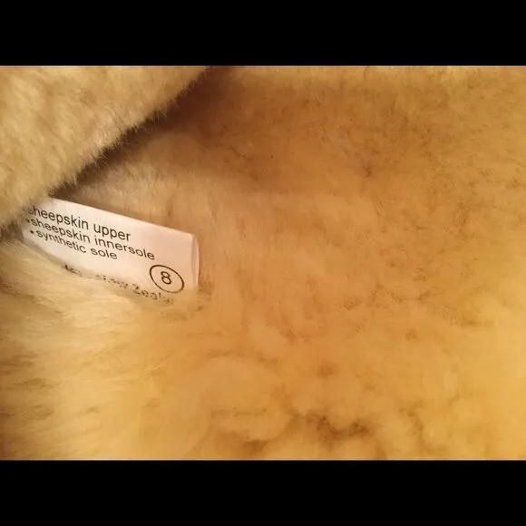Kiwi Sheepskin  Button Boots Mid Classic Size 8