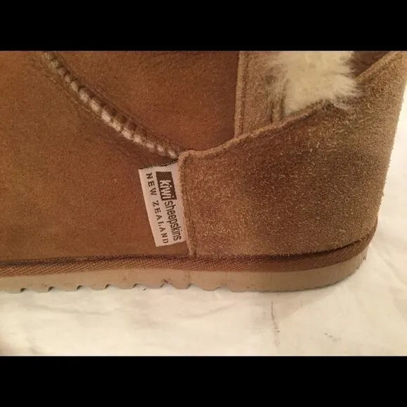 Kiwi Sheepskin  Button Boots Mid Classic Size 8
