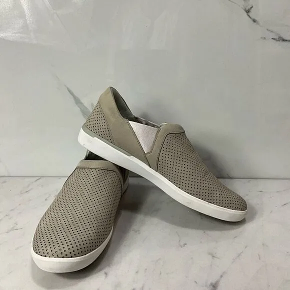 KIZIK Tan Leather Slip On Sneakers