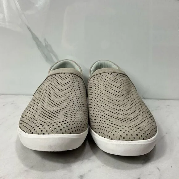 KIZIK Tan Leather Slip On Sneakers