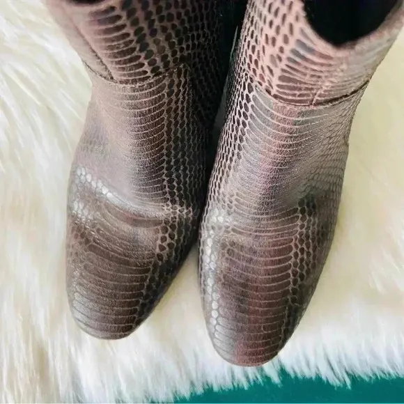 Korks Snake Print Leather Heeled Booties Shoes 8