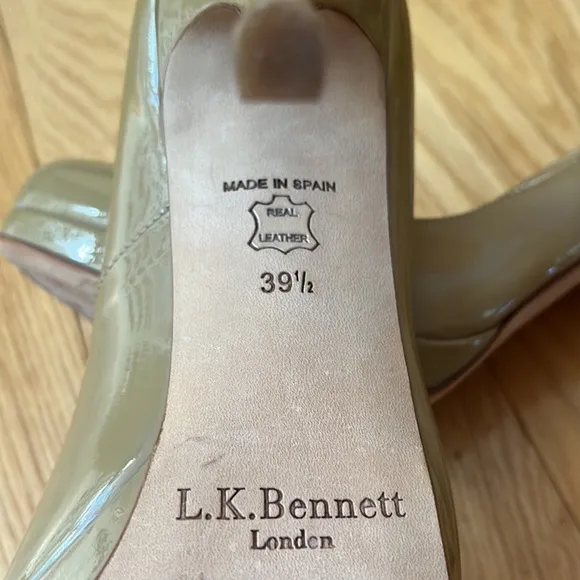 L.K. Bennett Sledge Beige Patent Platform Court Shoes Sz 9