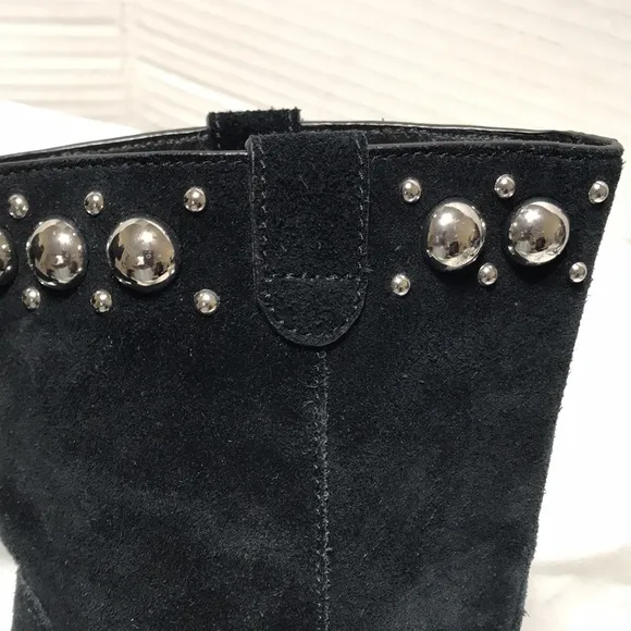 Michael Michael kors suede leather pull on boots with ornaments. EUC