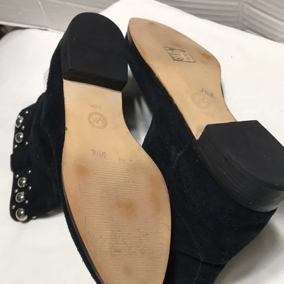 Michael Michael kors suede leather pull on boots with ornaments. EUC