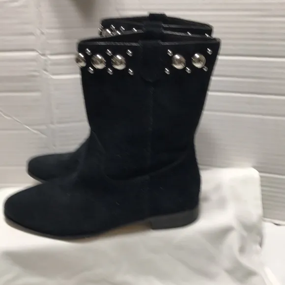 Michael Michael kors suede leather pull on boots with ornaments. EUC