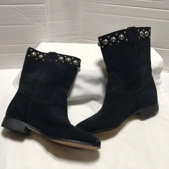 Michael Michael kors suede leather pull on boots with ornaments. EUC