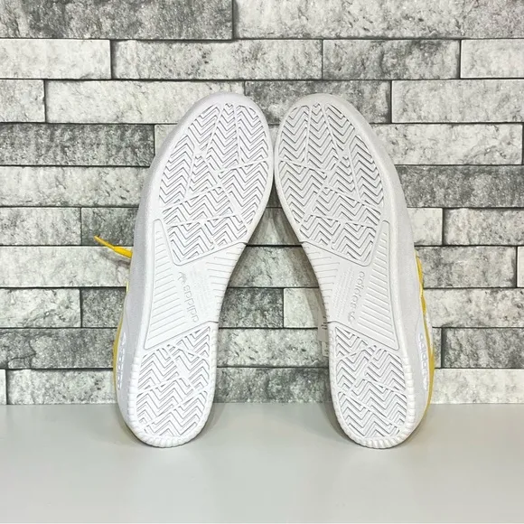 New Adidas Mens 10.5 Tyshawn Low Yellow Skate Shoes