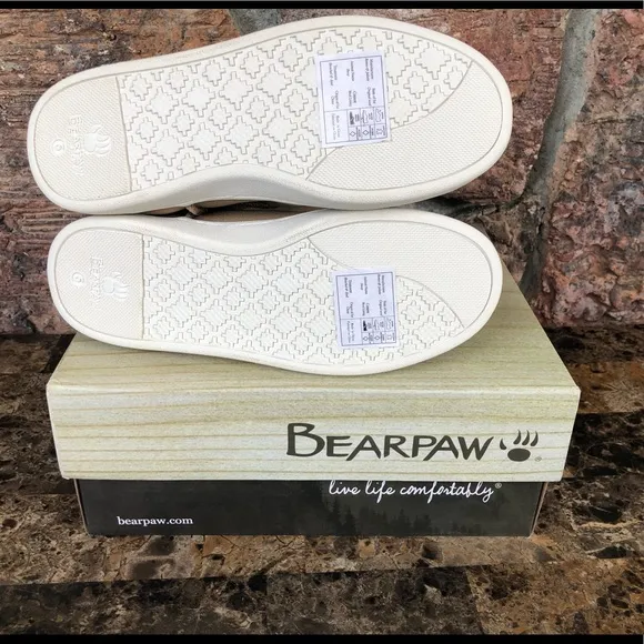 NEW BEARPAW Little Girls Delaney Sneaker Boots