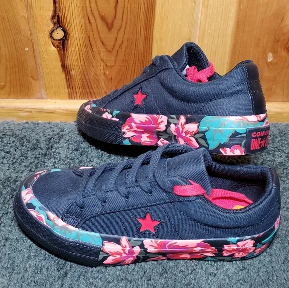 NEW Converse One Flower Infant 11
