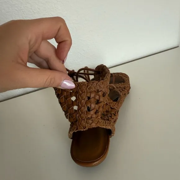 New Joie 100% leather Brown Woven gladiator lace up Sandals