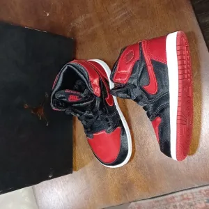 New Nike Jordan 1 Retro High OG black university red shoes size 8