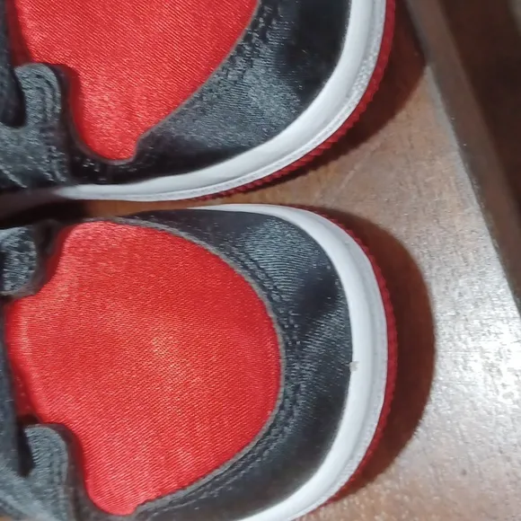 New Nike Jordan 1 Retro High OG black university red shoes size 8