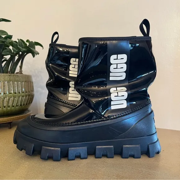 NEW UGG Classic Brellah Mini &quot;Black&quot; Wool Lined Boots, 6