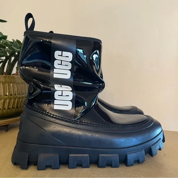 NEW UGG Classic Brellah Mini &quot;Black&quot; Wool Lined Boots, 6