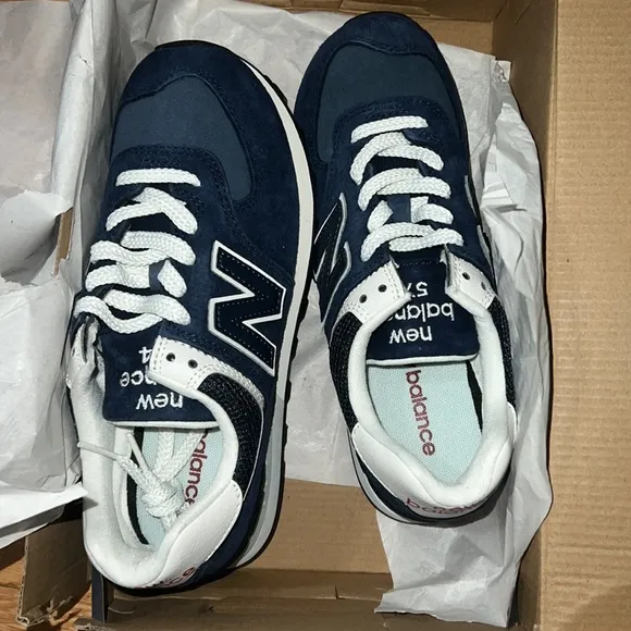 NIB-Women Size 7.5- New Balance® 574 adults' sneakers