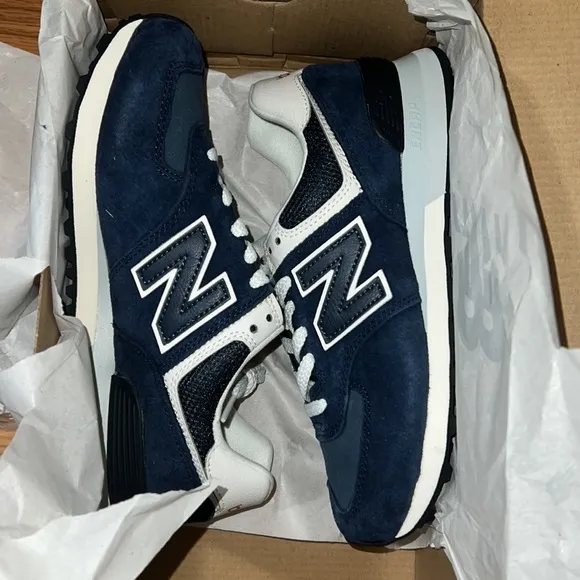 NIB-Women Size 7.5- New Balance® 574 adults' sneakers