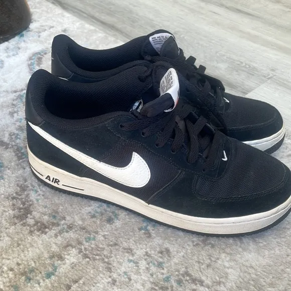 Nike Air Force 1 low Youth Size 7y Black/white