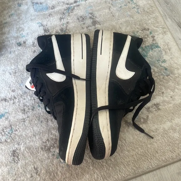 Nike Air Force 1 low Youth Size 7y Black/white