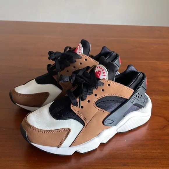 Nike Air Huarache LE DH8143-001 Bison NWOB Black/White/Brown/Red Retro DS Sz 3.5