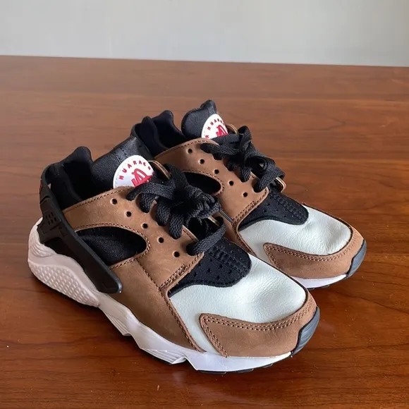 Nike Air Huarache LE DH8143-001 Bison NWOB Black/White/Brown/Red Retro DS Sz 3.5