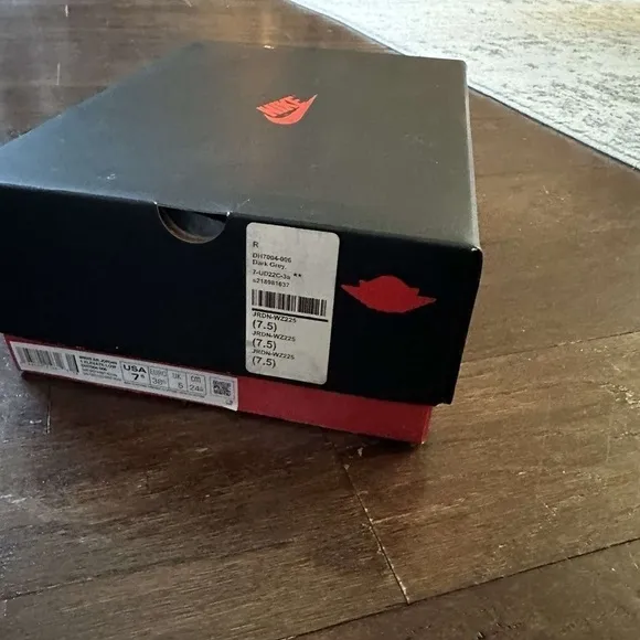 Nike Air Jordan 1 Elevate Low-Women’s 7.5 red/Gray