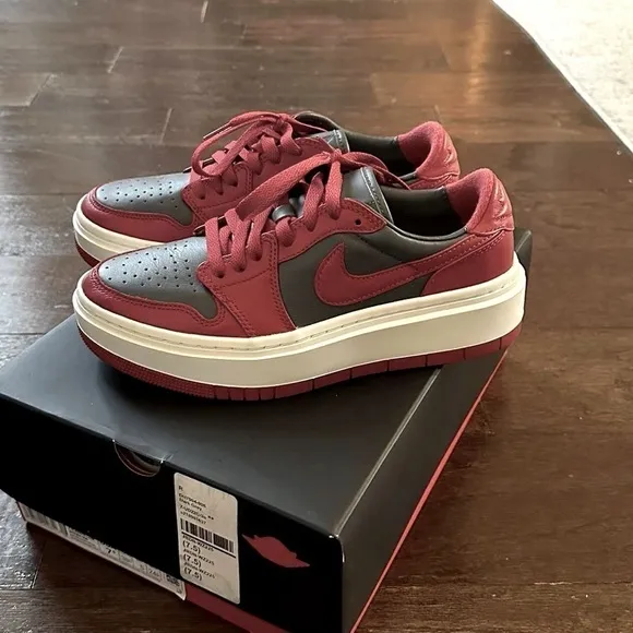 Nike Air Jordan 1 Elevate Low-Women’s 7.5 red/Gray