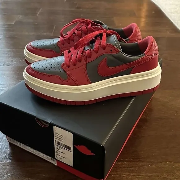Nike Air Jordan 1 Elevate Low-Women’s 7.5 red/Gray