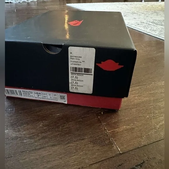 Nike Air Jordan 1 Elevate Low-Women’s 7.5 red/Gray