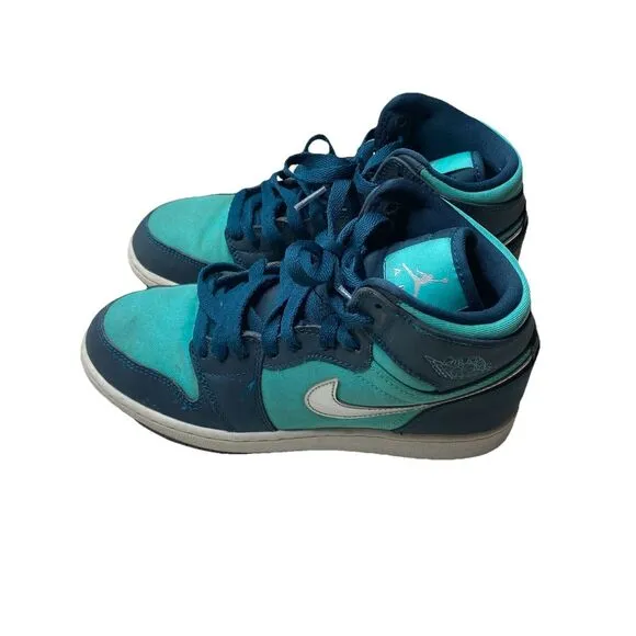 Nike Air Jordan 1 Retro High  332148 318 Hyper Jade Green Shoes Youth Size 5Y