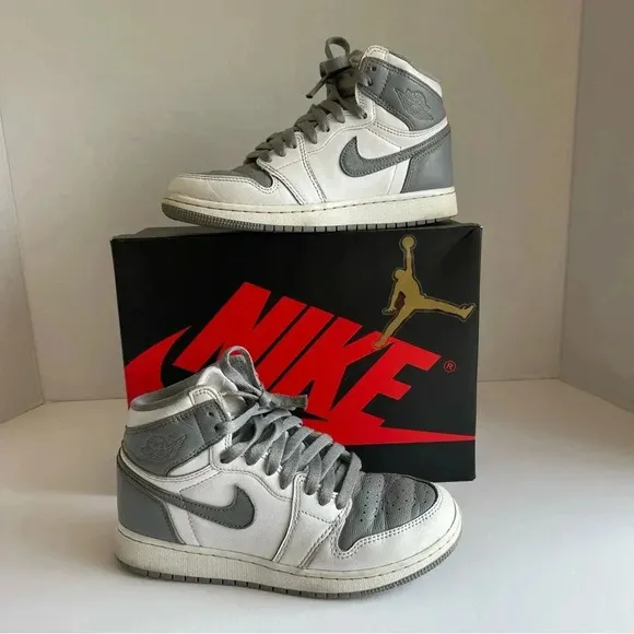 Nike Air Jordan 1 Retro High OG Stealth GS Size 4.0Y Shoes White Grey