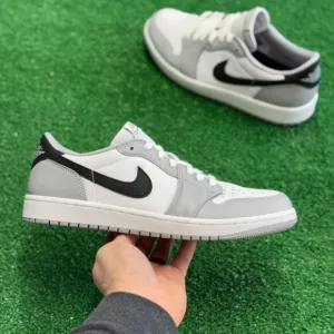 Nike Air Jordan 1 Retro Low OG Mens Casual Shoes White CZ0790-110 VNDS Sz 9.5