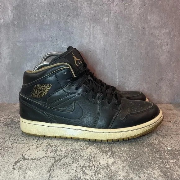 Nike Air Jordan 1 Retro Mid Black Basketball Shoes Mens sz 9