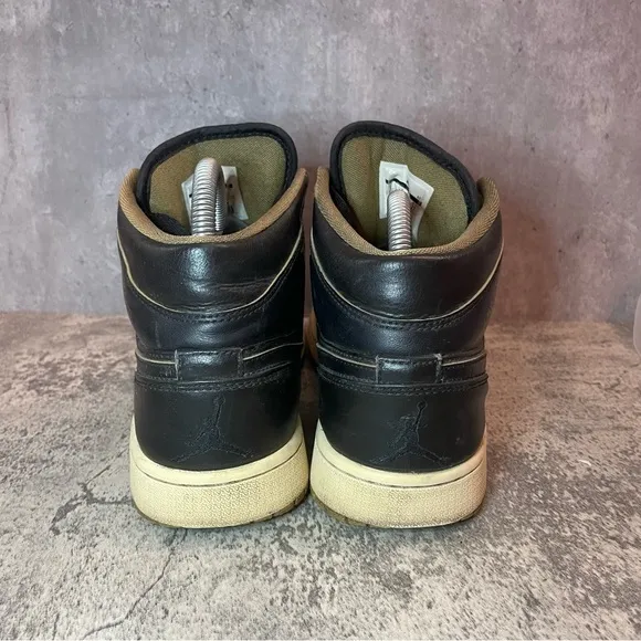 Nike Air Jordan 1 Retro Mid Black Basketball Shoes Mens sz 9